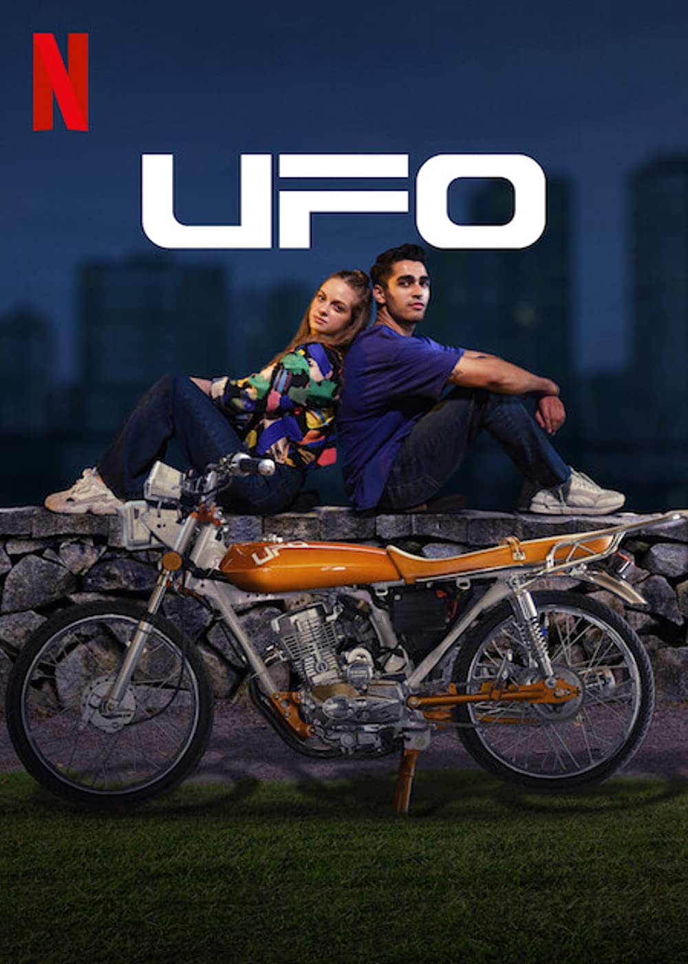 مشاهدة فيلم عن الحب والأطباق الطائرة